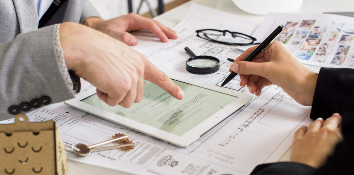 businessmen-analyzing-business-plan-tablet (2) businessmen-analyzing-business-plan-tablet (2)